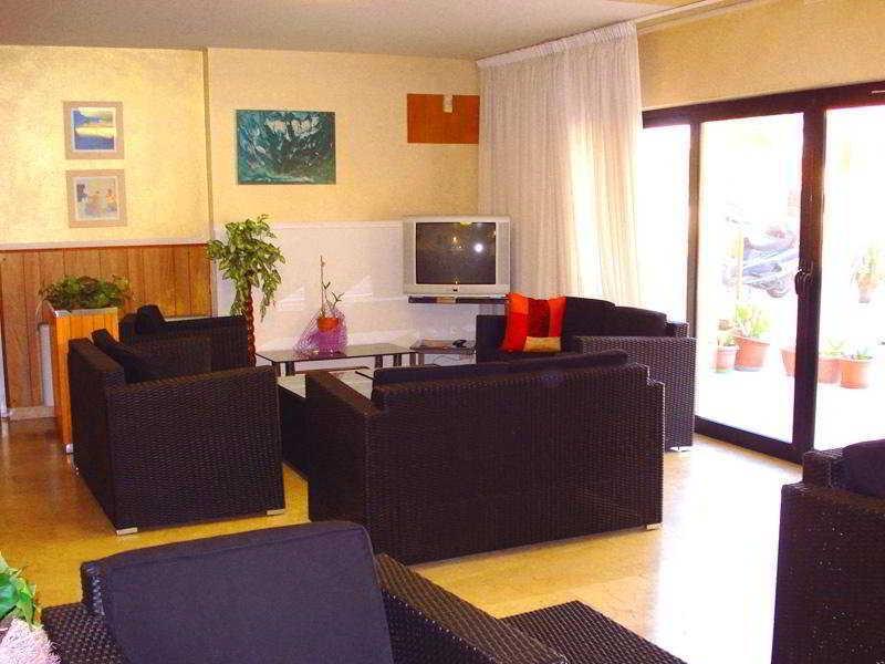 Hotel Alcazar Римини Екстериор снимка