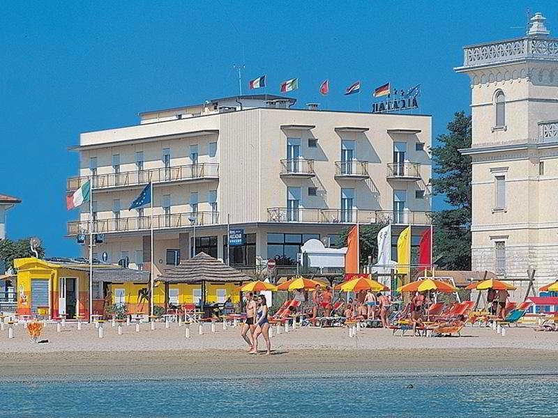 Hotel Alcazar Римини Екстериор снимка